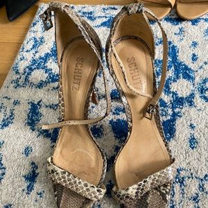 Schutz heel printed